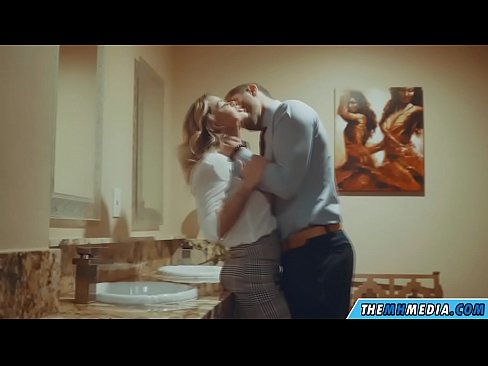 ❤️ Ko vas prsata blondinka zapelje na javnem stranišču ☑ Porno na sl.basseyn-vsem.ru